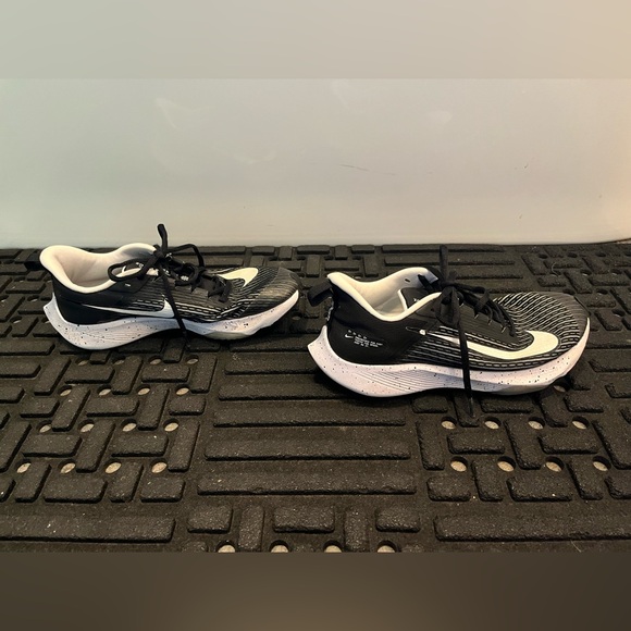 Nike Air Zoom Speed 2 - Black & White Road Running Sneakers.  Size 5.5Y - Picture 4 of 7